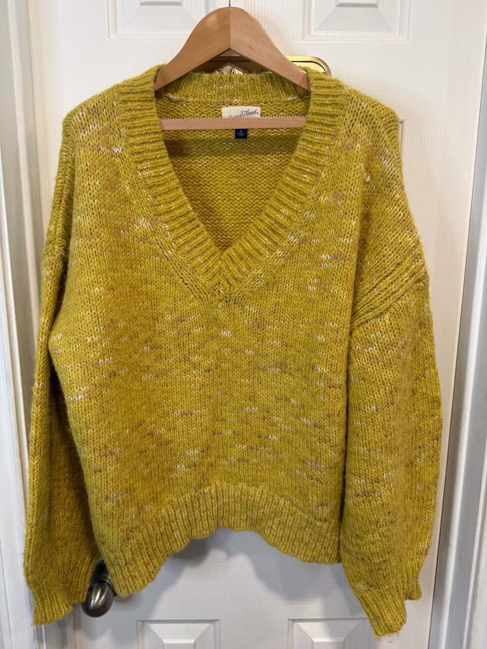 Universal Thread XL Mustard Yellow V Neck Oversized Knit Pullover Sweater